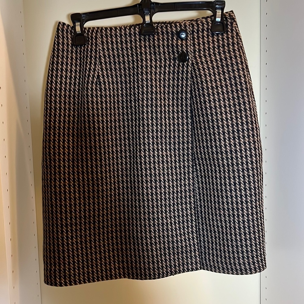 Maggie Lawrence Houndstooth Wrap Skirt Tan/Black - Size 6